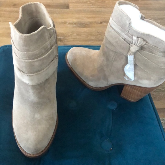 fluffy ankle slippers